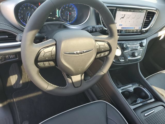 New 2026 Chrysler Pacifica Limited w/ S Appearance Package AWD/4WD image 19