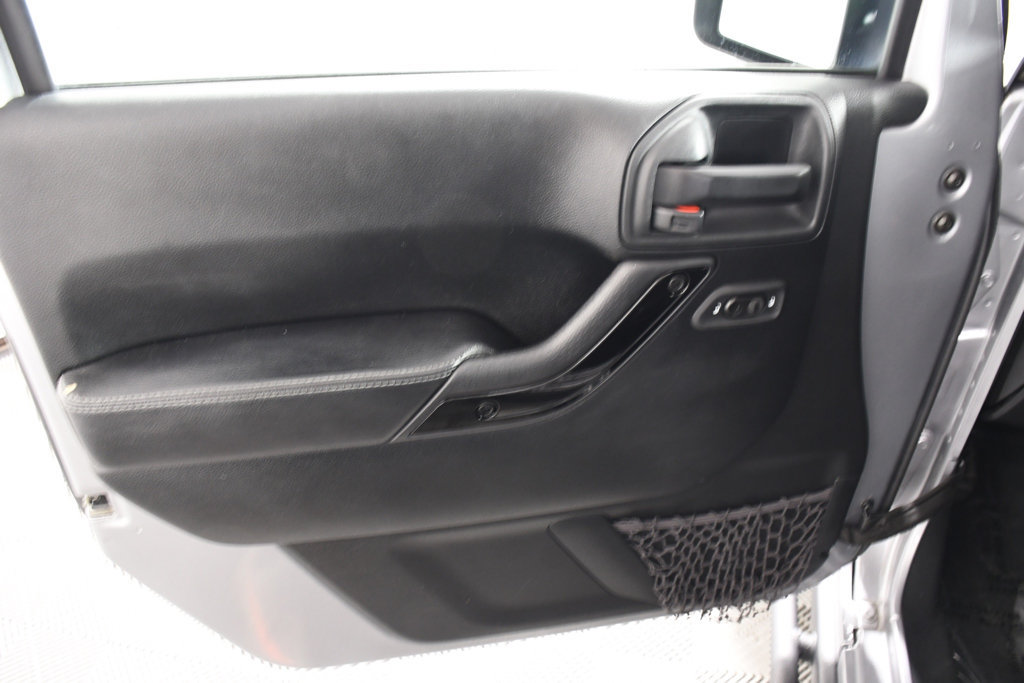 Used 2017 Jeep Wrangler Unlimited Sahara AWD/4WD image 14