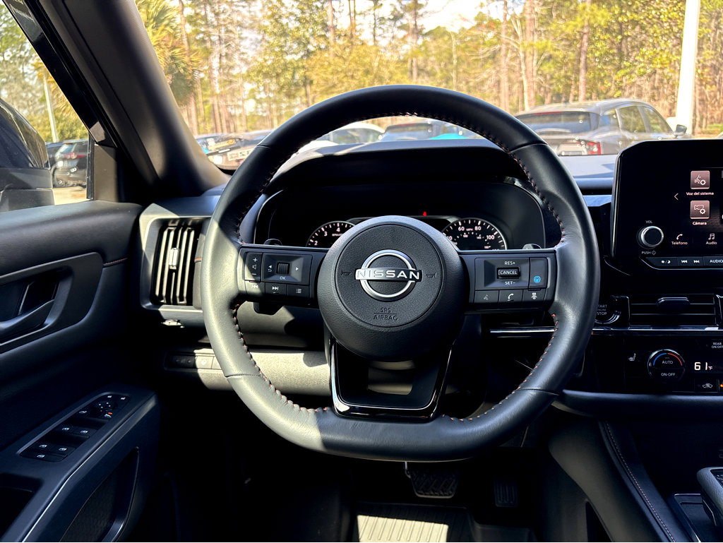 Used 2025 Nissan Pathfinder Rock Creek image 13