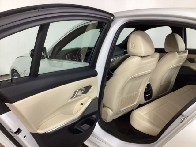 Used 2019 BMW 330i xDrive Sedan w/ Premium Package AWD/4WD image 26
