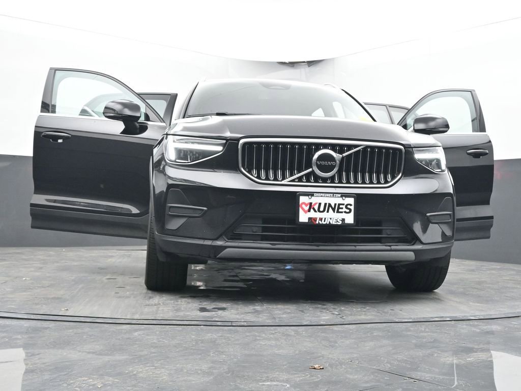 Used 2025 Volvo XC40 B5 Core AWD/4WD image 51