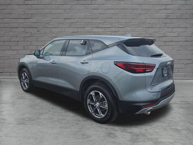 Used 2025 Chevrolet Blazer LT FWD image 3