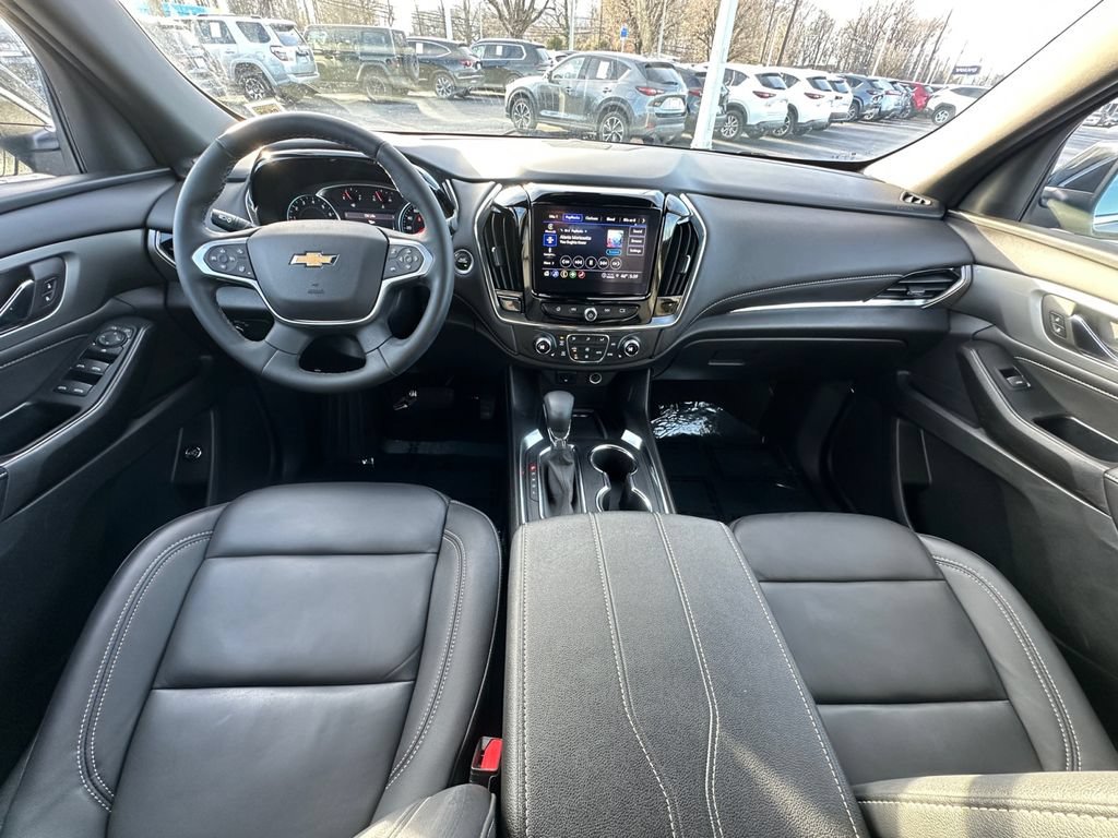 Used 2023 Chevrolet Traverse LT w/ LPO, Cargo Package AWD/4WD image 22