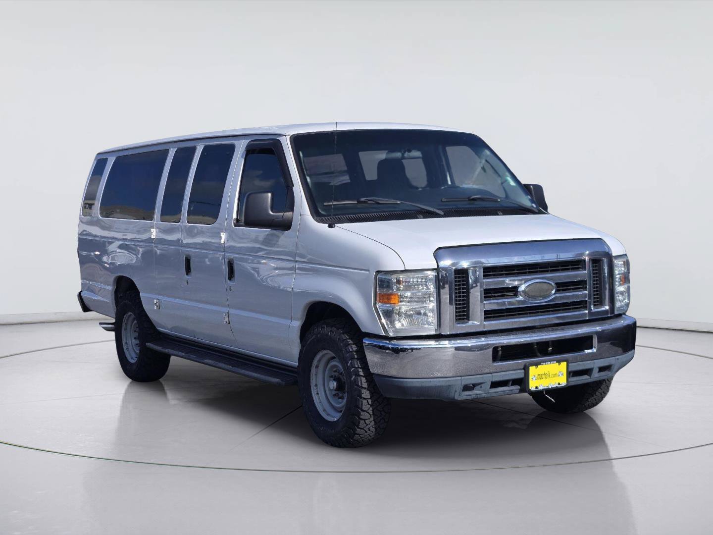 Used 2014 Ford E-350 and Econoline 350 XLT RWD image 3