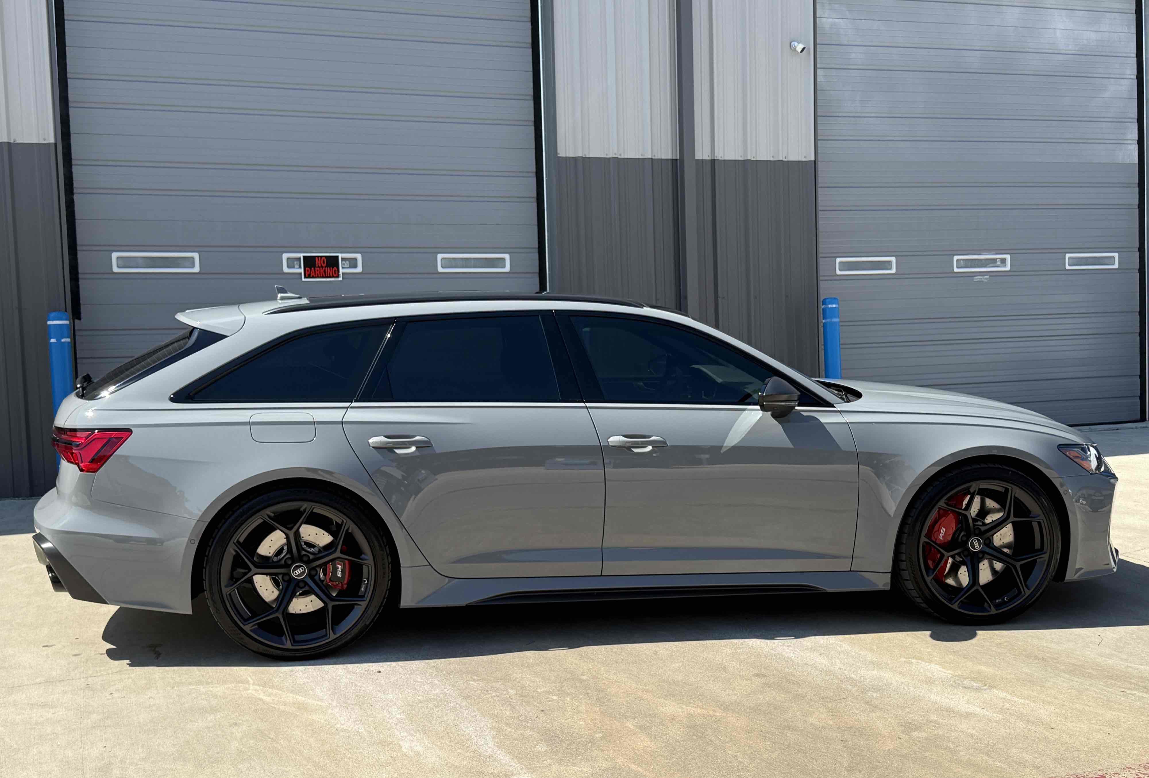 Used 2025 Audi RS 6 performance w/ Matte Carbon Package AWD/4WD image 32