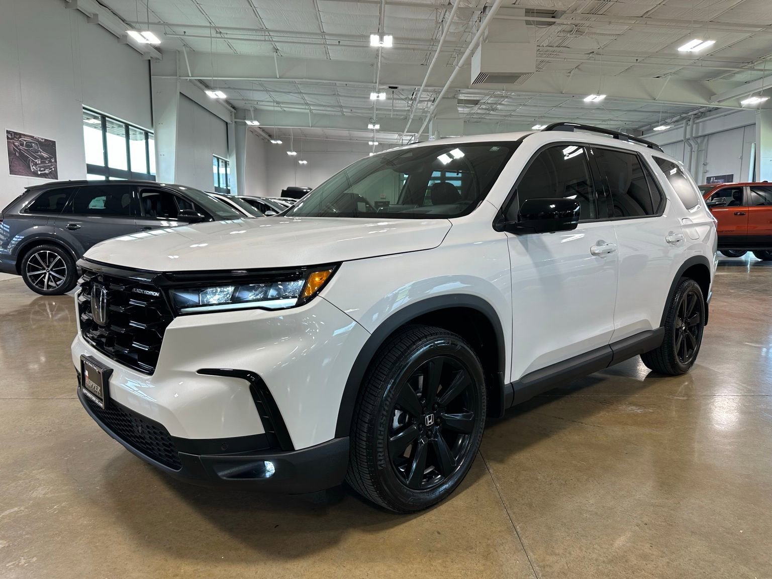 Used 2025 Honda Pilot Black Edition image 3