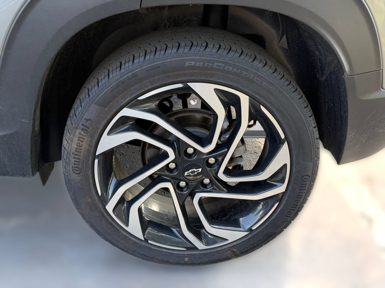 Used 2025 Chevrolet TrailBlazer RS w/ Convenience Package AWD/4WD image 8