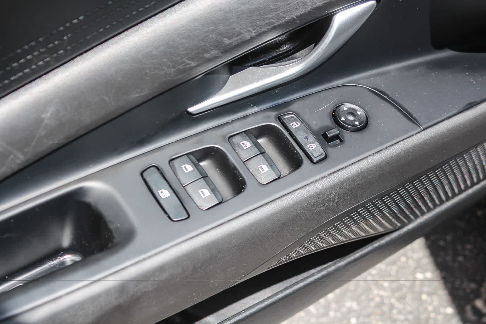 Used 2023 Hyundai Elantra SEL FWD image 26