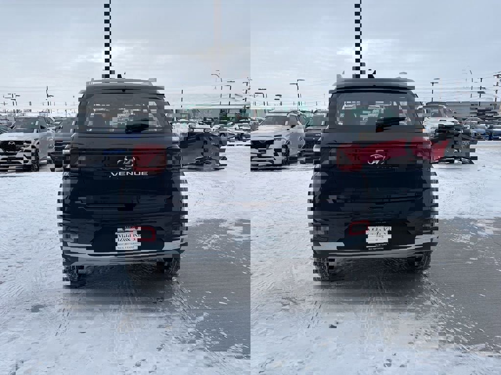 Used 2020 Hyundai Venue image 6