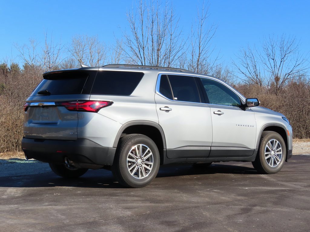 Used 2023 Chevrolet Traverse LT image 3