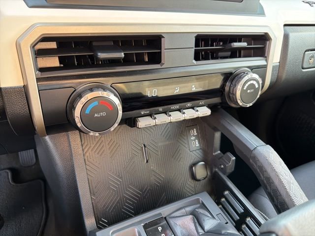 Used 2024 Toyota Tacoma TRD Off-Road image 18