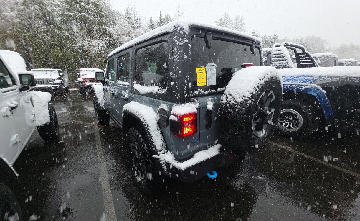 Used 2025 Jeep Wrangler Unlimited Rubicon 4xe w/ Safety Group image 6