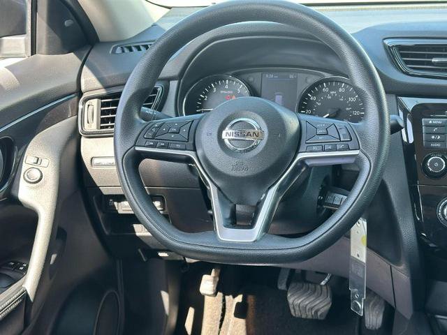 Used 2020 Nissan Rogue S FWD image 11