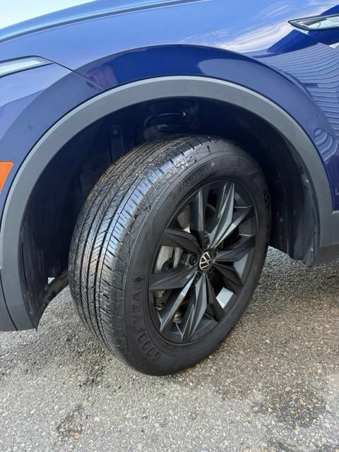 Used 2024 Volkswagen Tiguan SE w/ Panoramic Sunroof Package AWD/4WD image 25