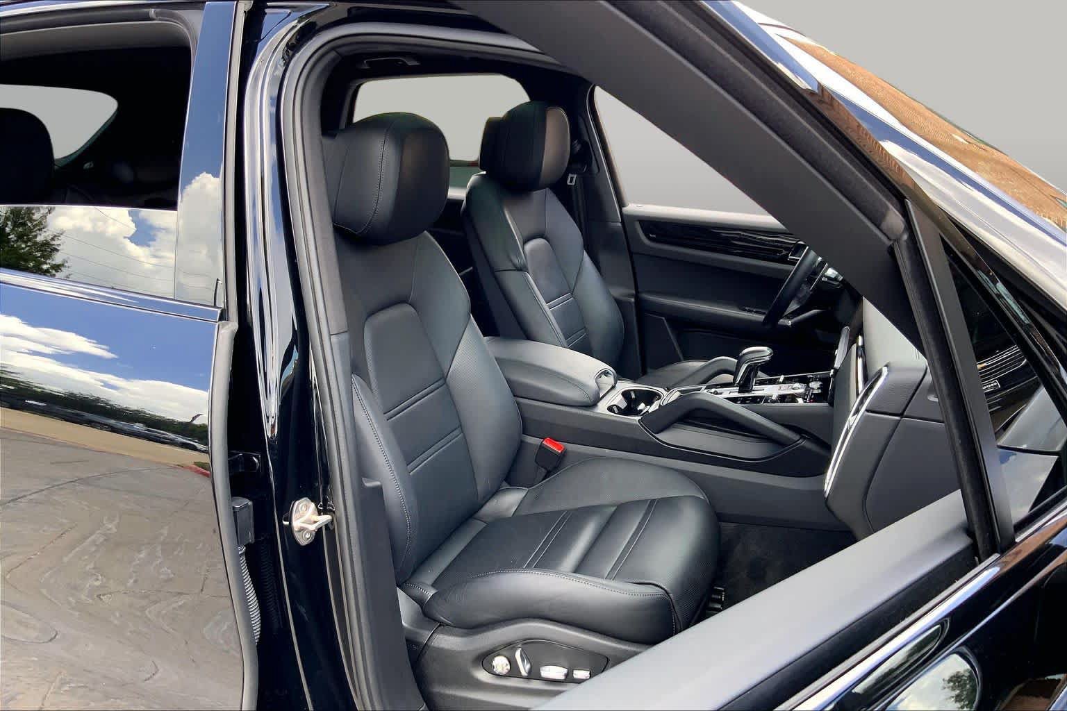 Used 2021 Porsche Cayenne AWD/4WD image 9