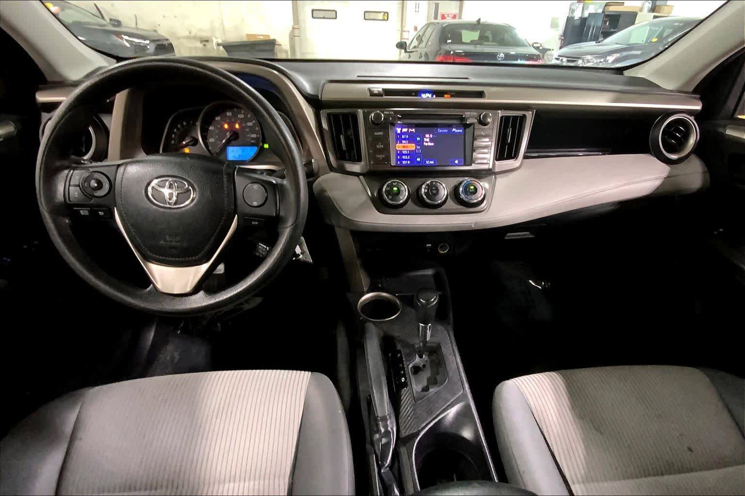 Used 2013 Toyota RAV4 LE AWD/4WD image 16