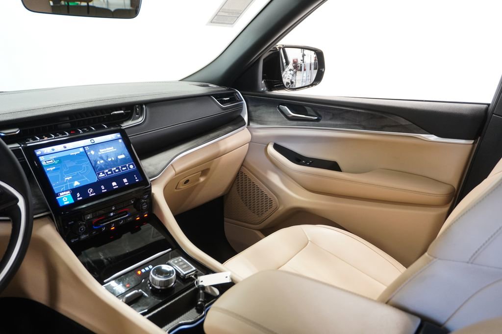 Certified 2025 Jeep Grand Cherokee L Limited image 13