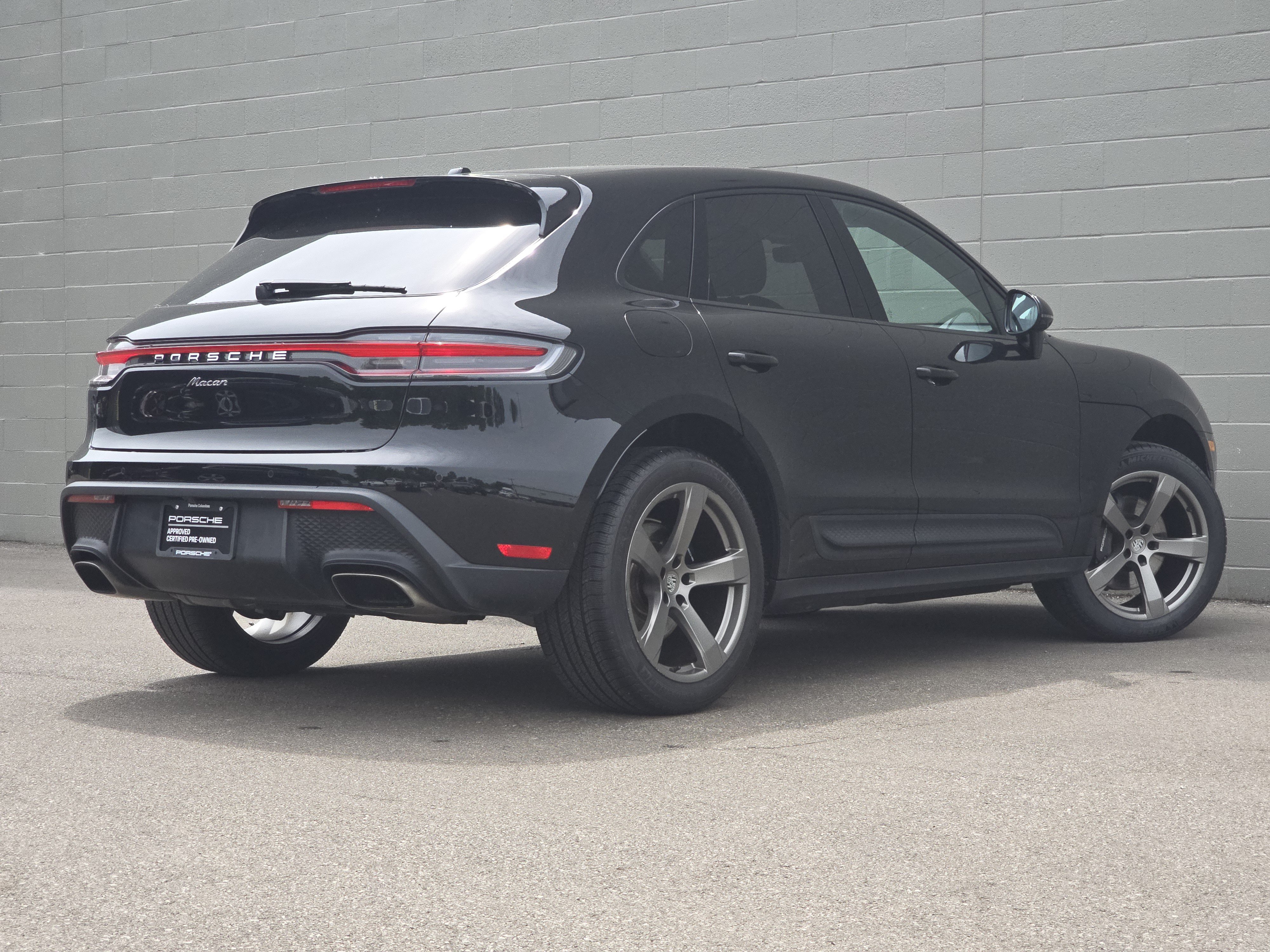 Certified 2023 Porsche Macan AWD/4WD image 14