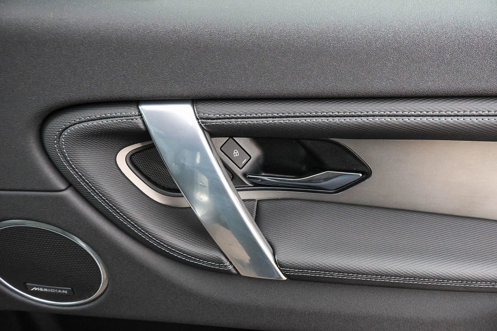 New 2026 Land Rover Discovery Sport Landmark image 19