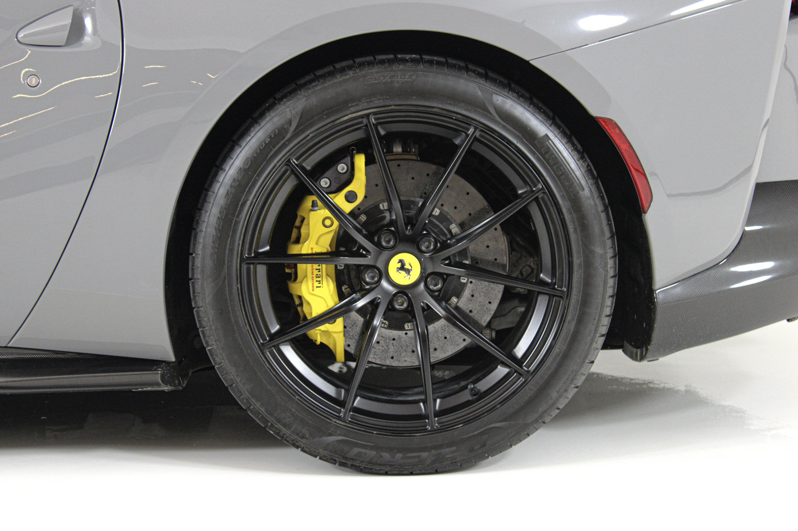 Used 2019 Ferrari 812 Superfast RWD image 16