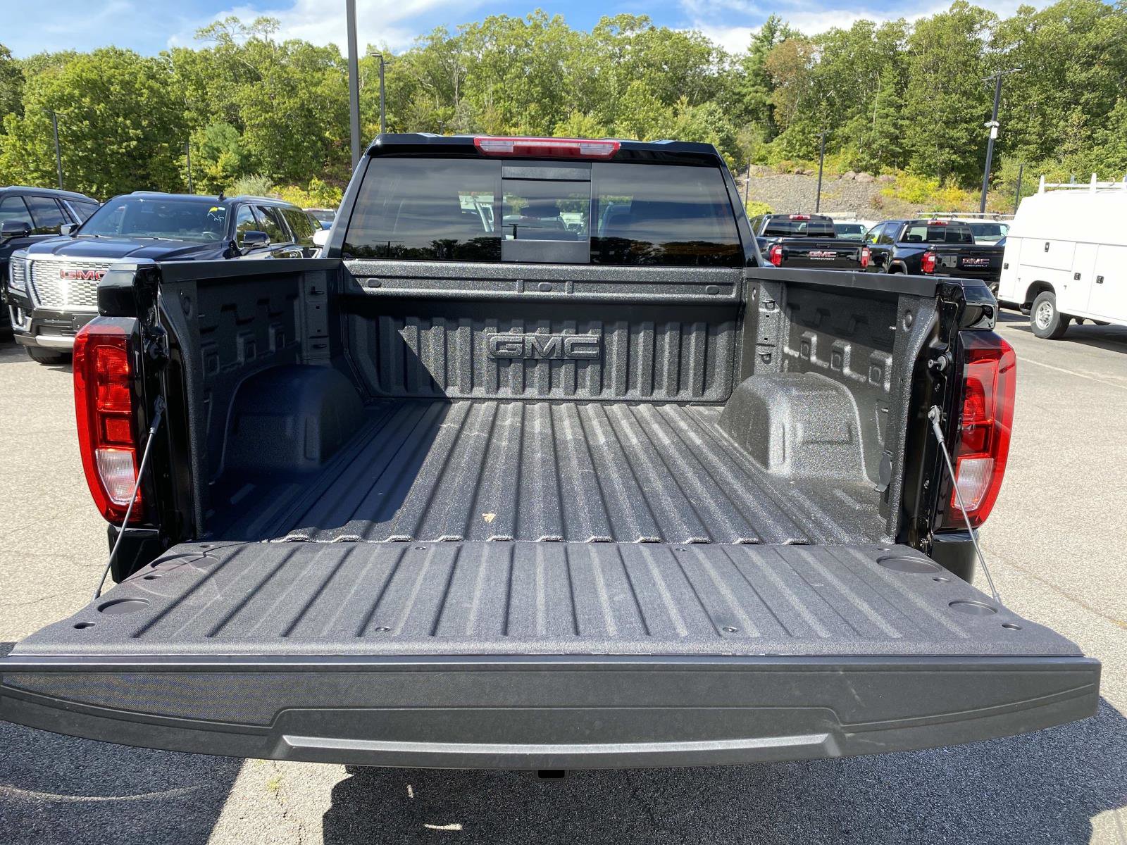 New 2026 GMC Sierra 1500 Elevation w/ Preferred Package image 4