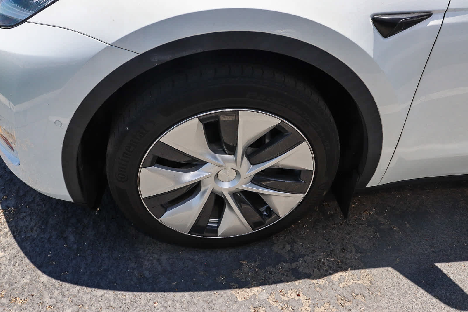 Used 2021 Tesla Model Y Long Range AWD/4WD image 17