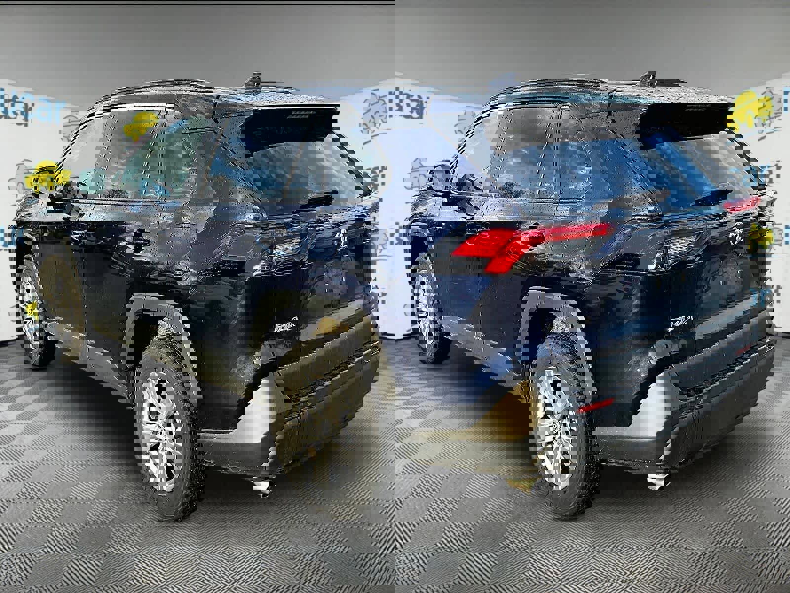 Used 2025 Toyota RAV4 XLE AWD/4WD image 3