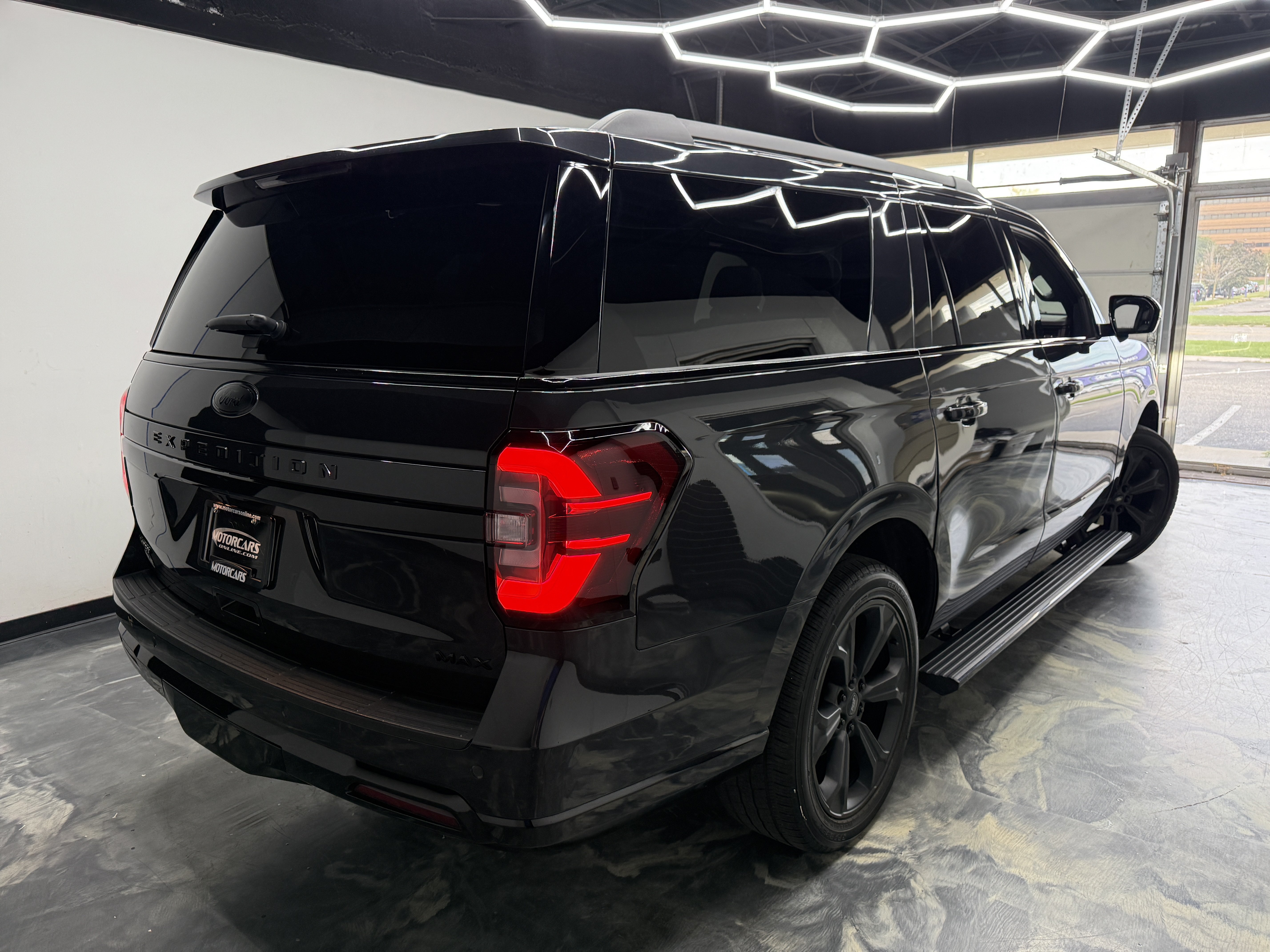 Used 2024 Ford Expedition Max Limited AWD/4WD image 5