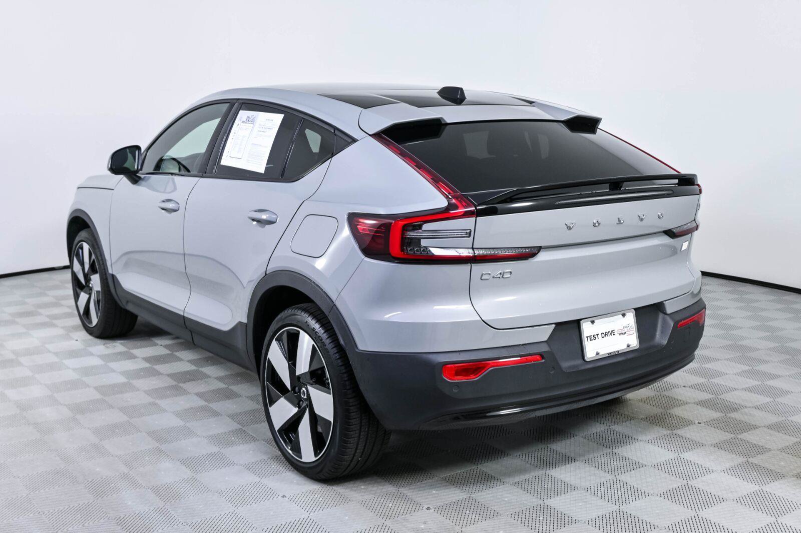 Certified 2024 Volvo C40 P8 Recharge Plus w/ Climate Package AWD/4WD image 3