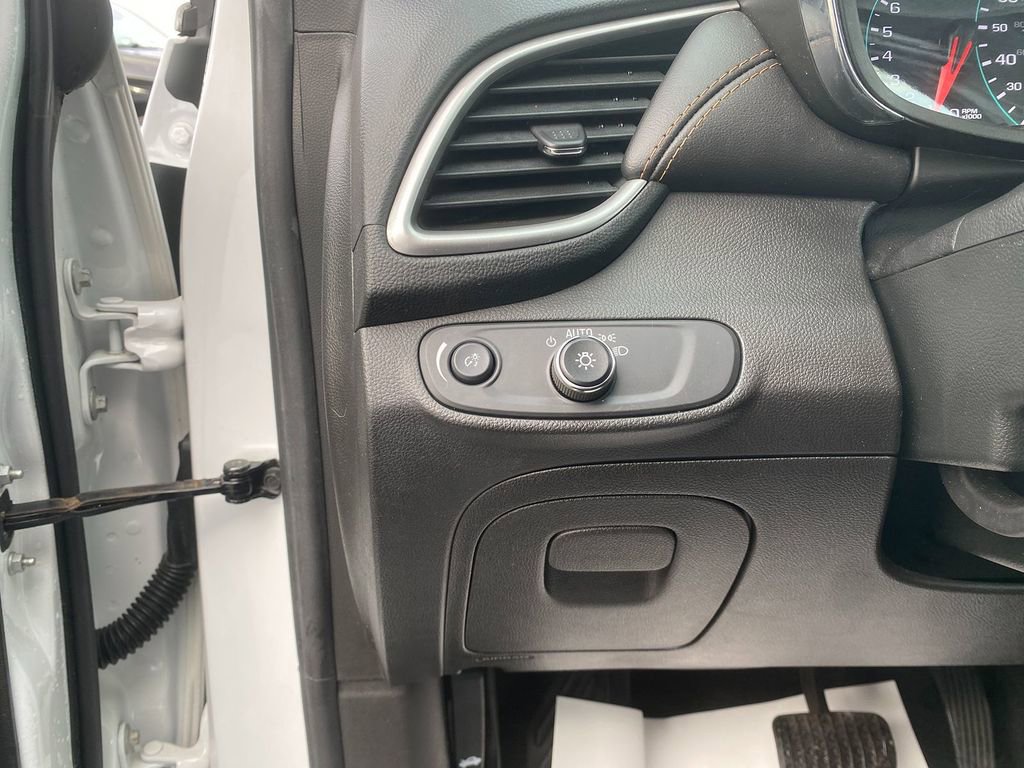 Used 2019 Chevrolet Trax LT w/ LT Convenience Package image 14