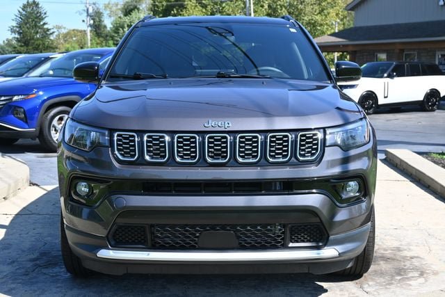 Used 2024 Jeep Compass Limited AWD/4WD image 2