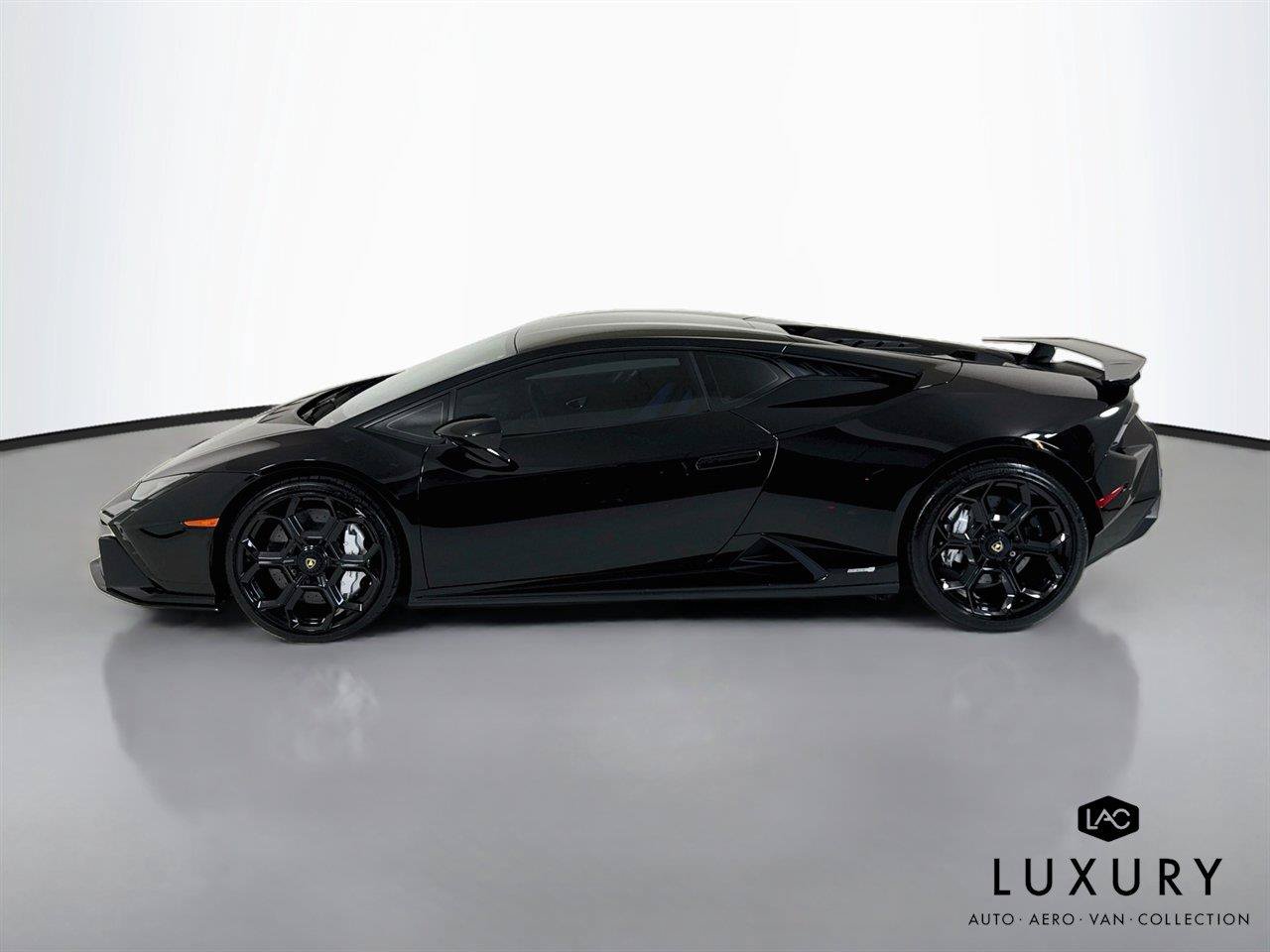 Used 2023 Lamborghini Huracan Tecnica RWD image 9
