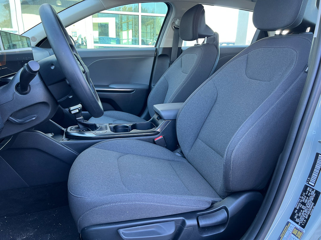 Used 2025 Kia K4 LXS image 12