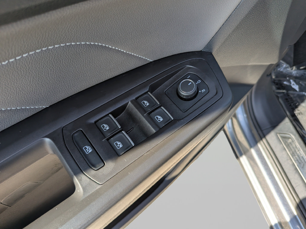 Certified 2023 Volkswagen Atlas Cross Sport SE FWD image 19