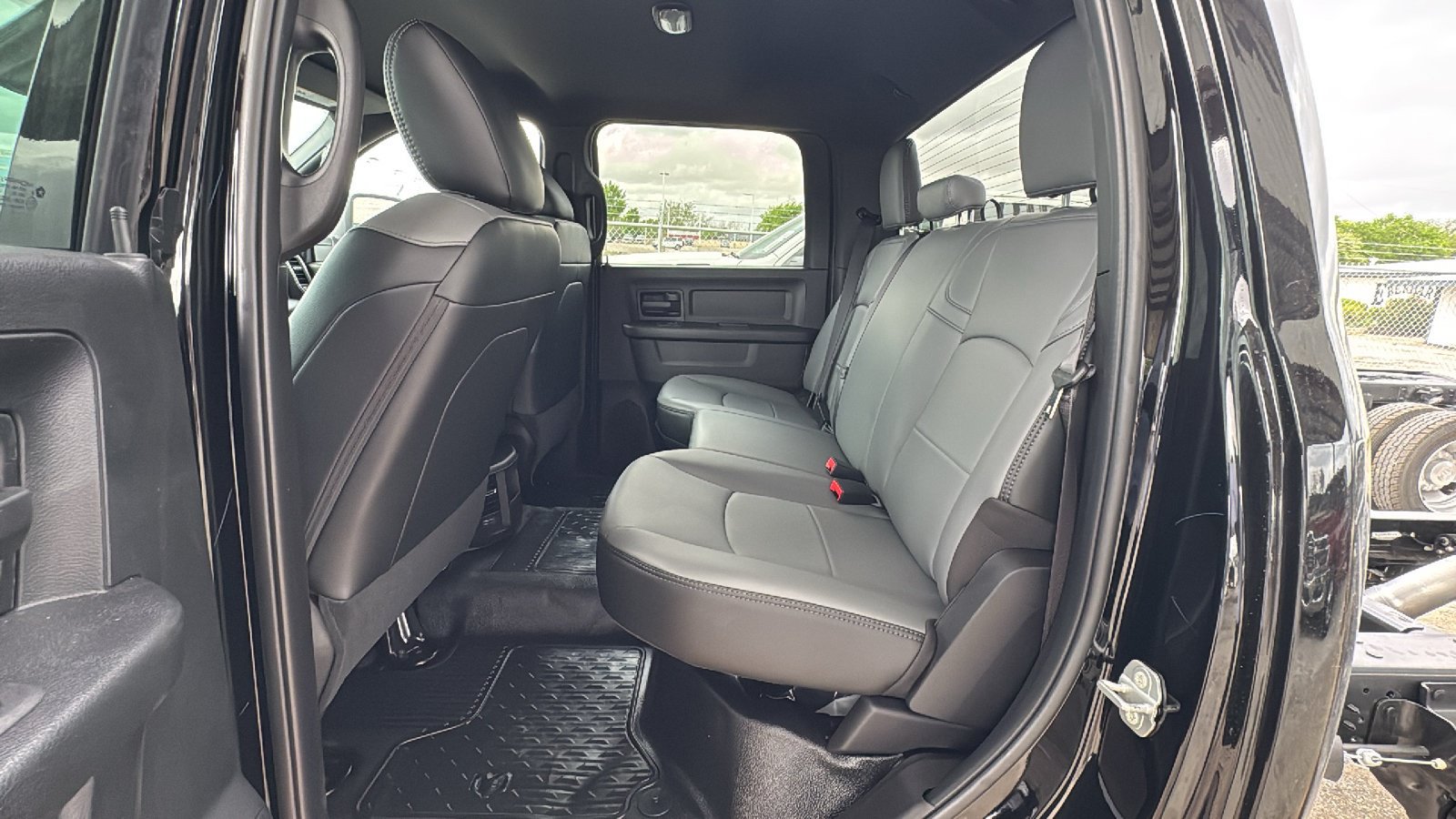 New 2026 RAM 3500 Tradesman w/ Chrome Appearance Group A AWD/4WD image 14