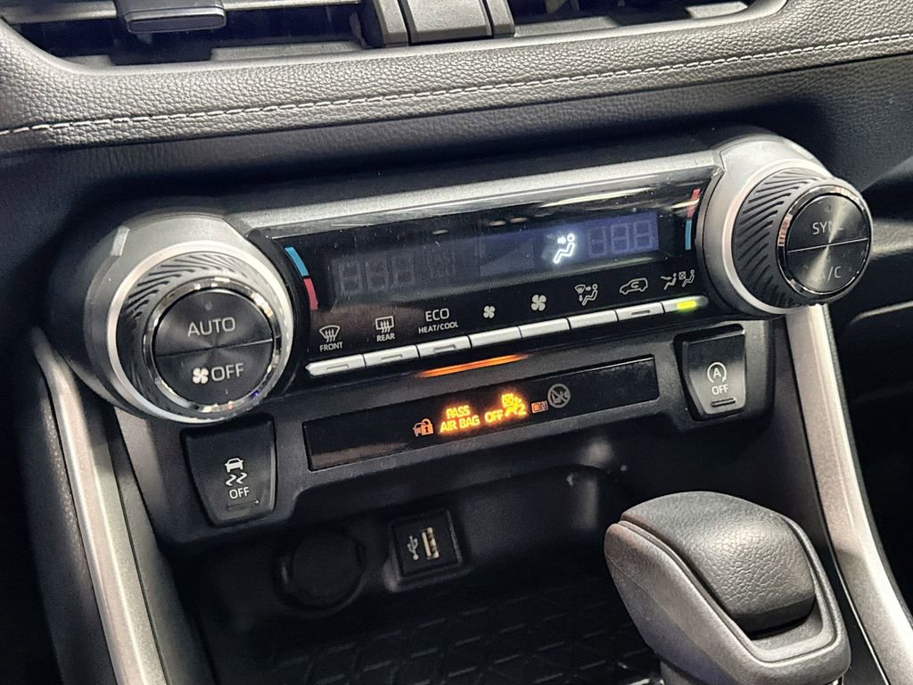 Used 2025 Toyota RAV4 XLE image 21