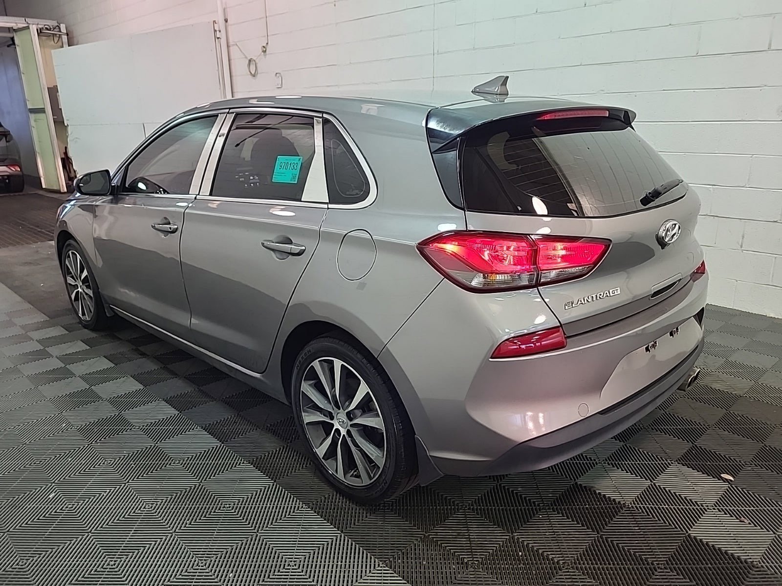 Used 2020 Hyundai Elantra GT image 4