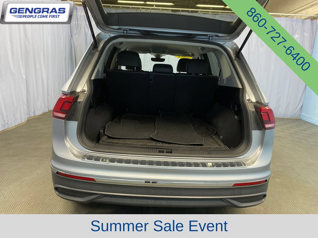Used 2023 Volkswagen Tiguan SE AWD/4WD image 32