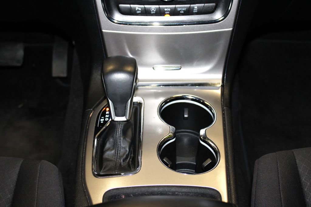 Used 2019 Jeep Grand Cherokee Laredo image 19