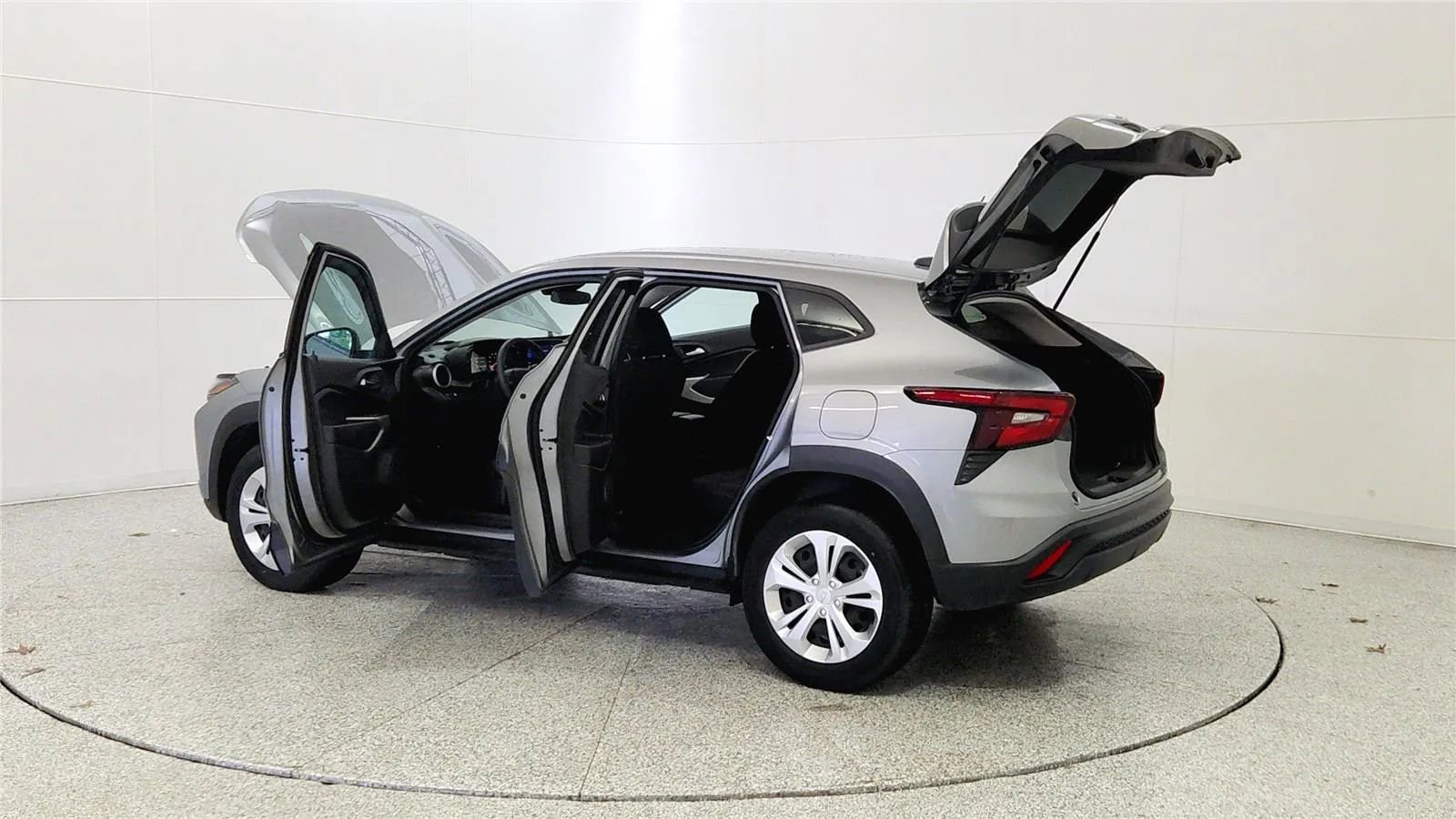 Used 2025 Chevrolet Trax LS w/ Driver Confidence Package FWD image 11