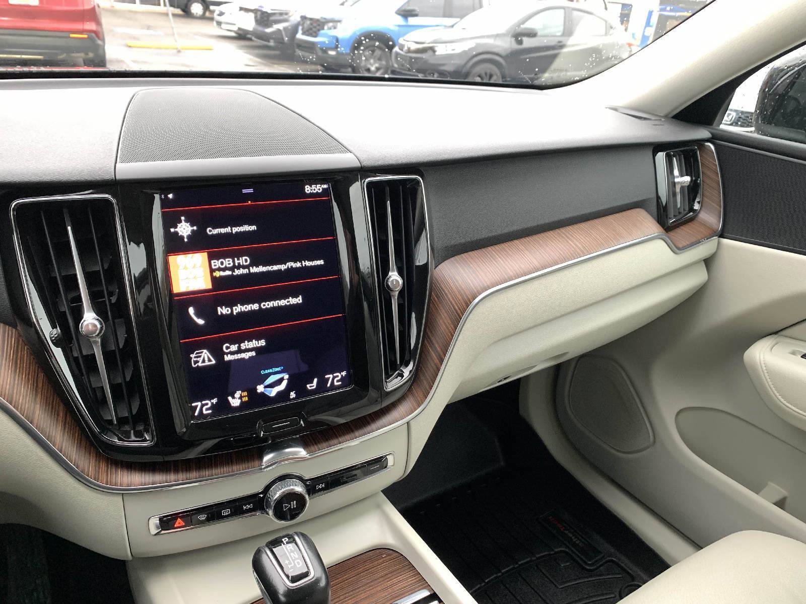 Used 2021 Volvo XC60 T6 Momentum w/ Premium Package image 21