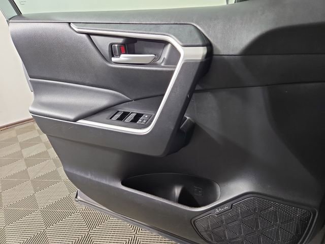 Used 2025 Toyota RAV4 XLE AWD/4WD image 29