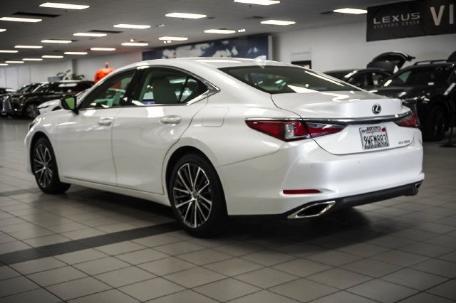 Certified 2025 Lexus ES 350 w/ Premium Package FWD image 8