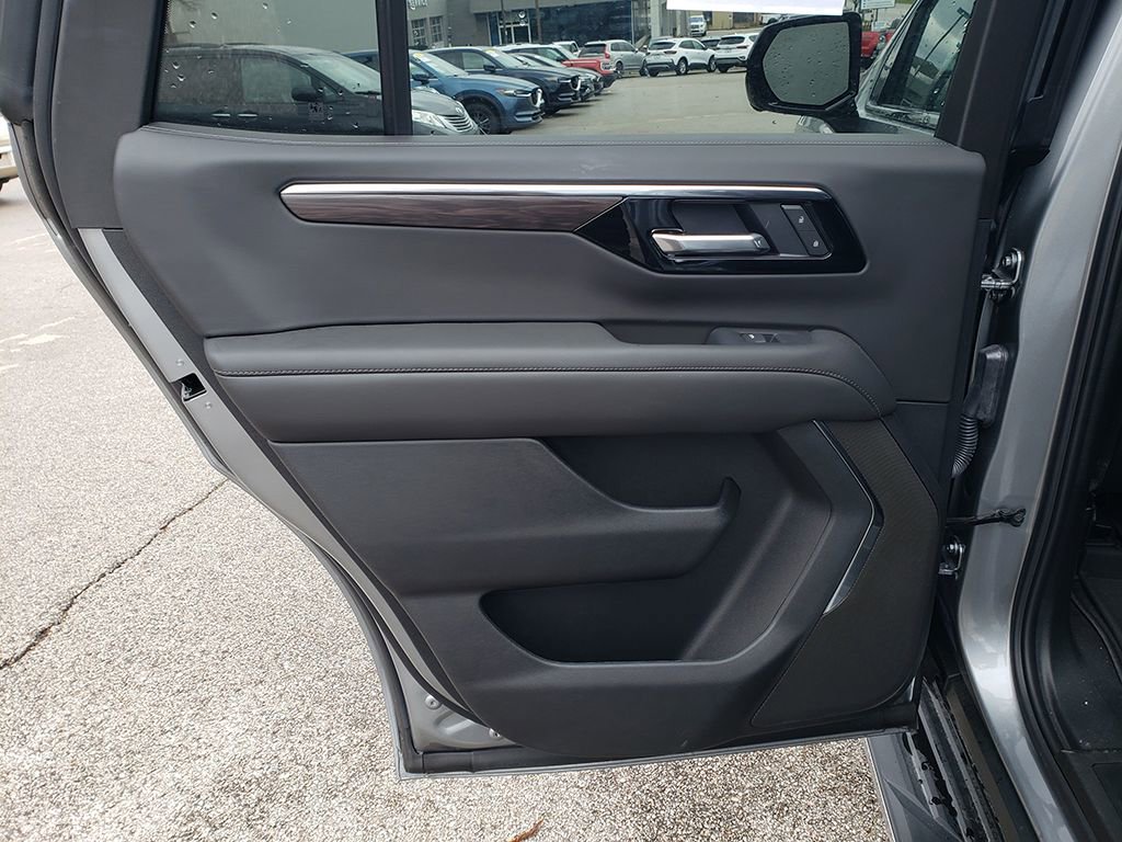 Used 2025 Chevrolet Tahoe LS image 12