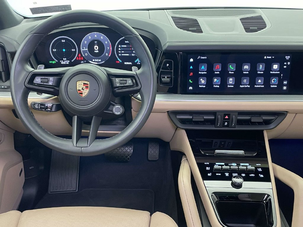 Certified 2024 Porsche Cayenne AWD/4WD image 27