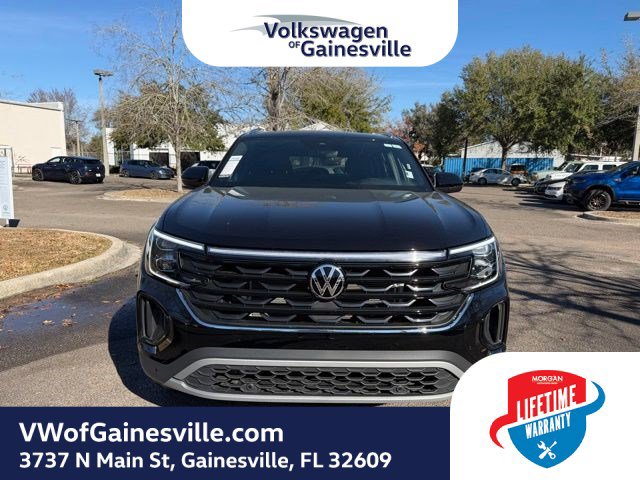 Used 2025 Volkswagen Atlas Cross Sport SE image 2