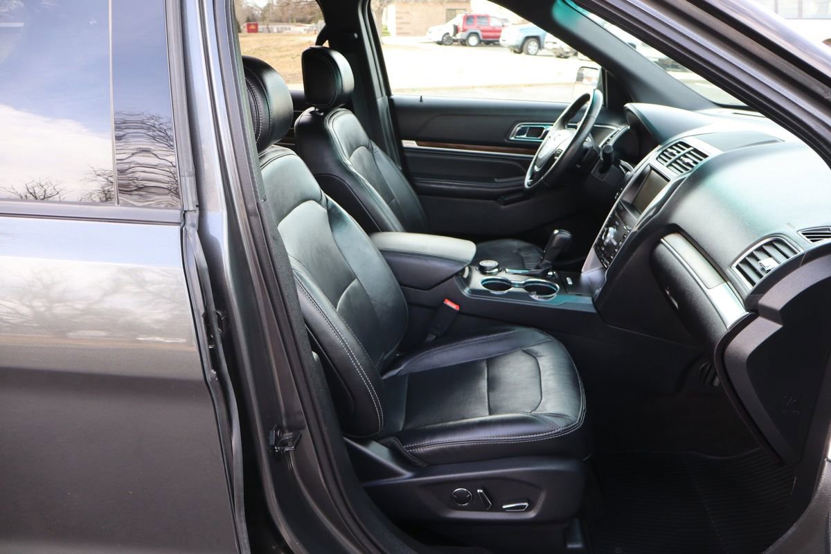 Used 2016 Ford Explorer Limited image 24