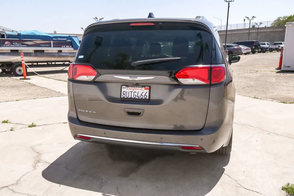 Used 2019 Chrysler Pacifica Touring-L FWD image 7