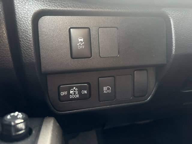 Used 2020 Toyota Tacoma SR5 AWD/4WD image 29