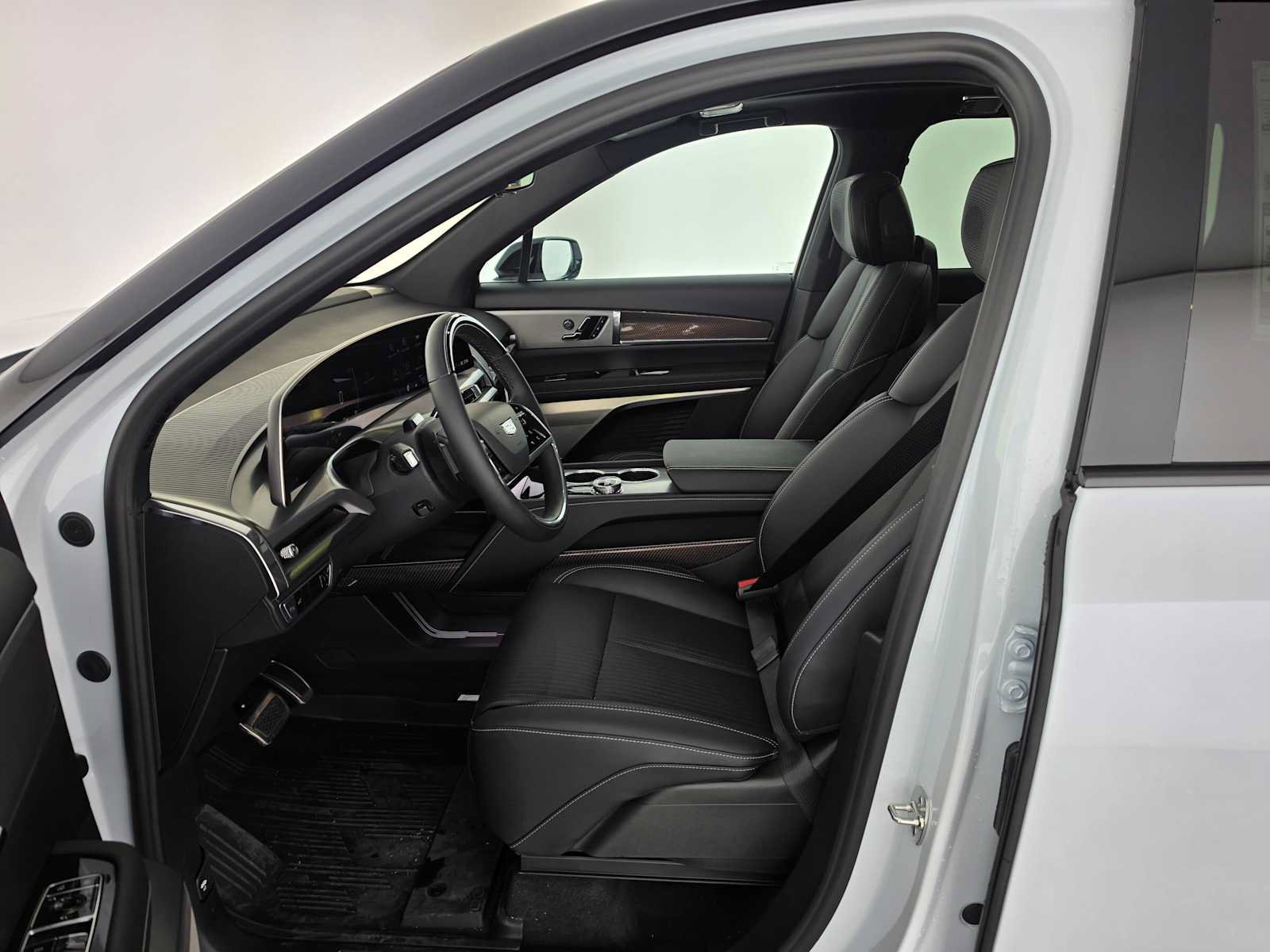 New 2027 Cadillac Vistiq Sport w/ LPO, Floor Liner Package AWD/4WD image 22